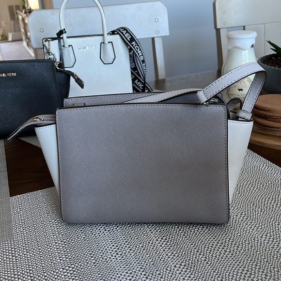MICHAEL KORS crossbody - Picture 2 of 6